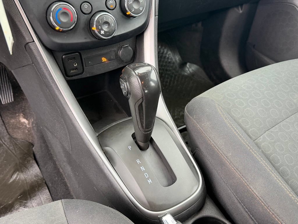 Used 2019 Chevrolet Trax LS w/ Air And Auto Package FWD image 32