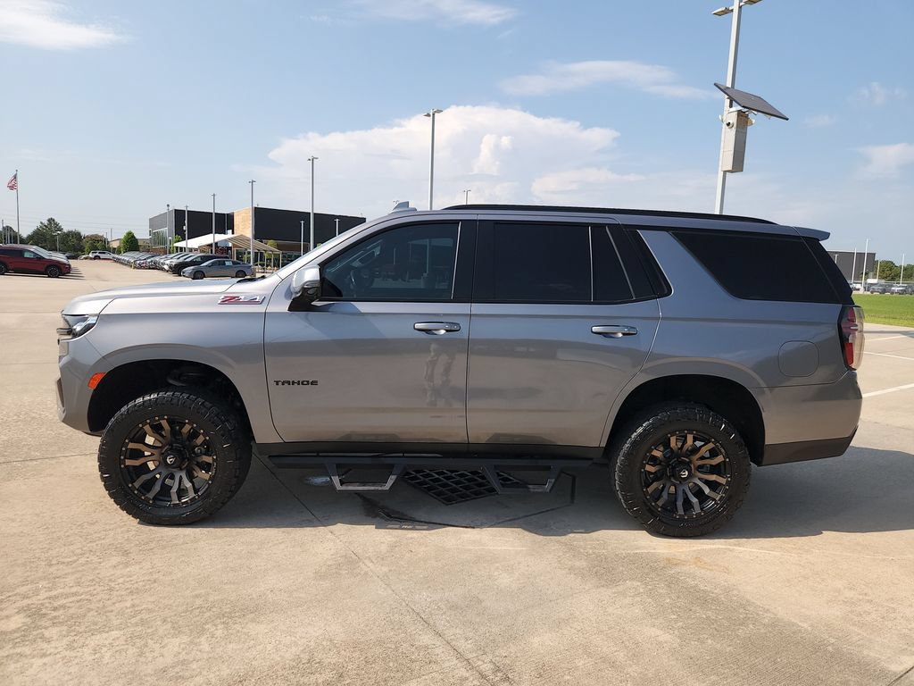 Used 2021 Chevrolet Tahoe Z71 w/ Luxury Package AWD/4WD image 8