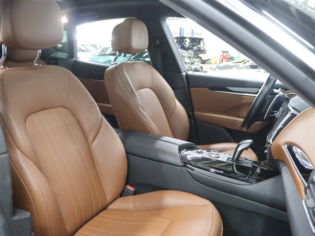 Used 2019 Maserati Levante AWD/4WD image 13