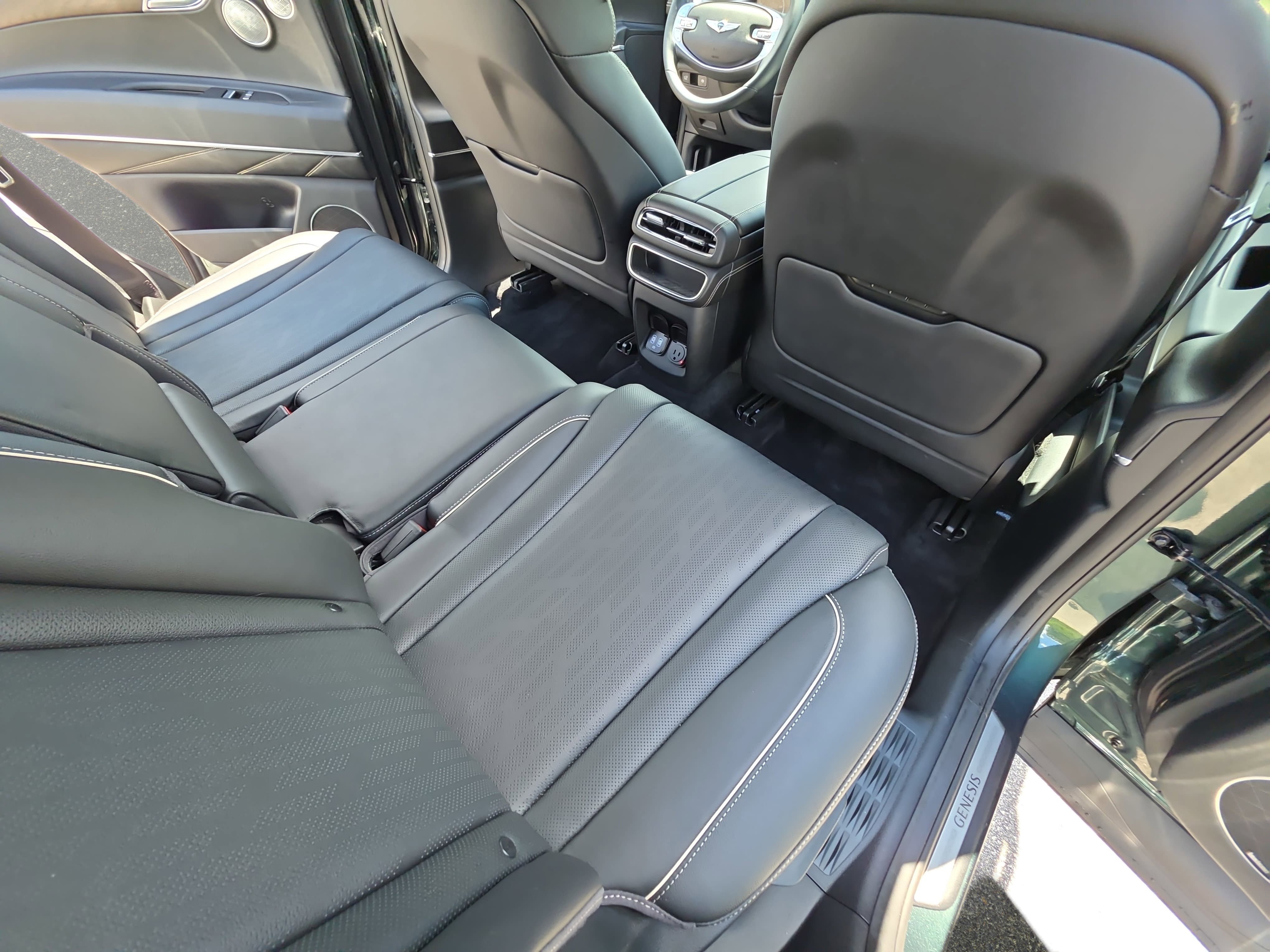 Used 2024 Genesis GV80 2.5T w/ Advanced Package AWD/4WD image 11