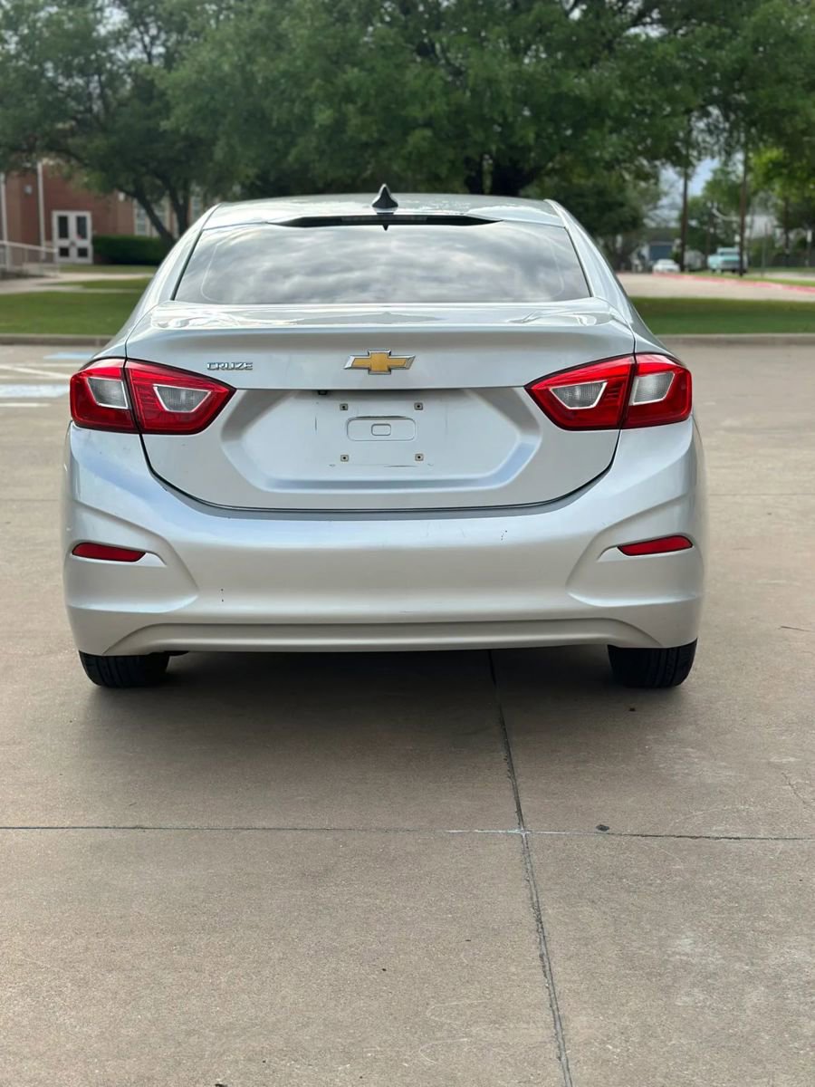 Used 2018 Chevrolet Cruze LS FWD image 6