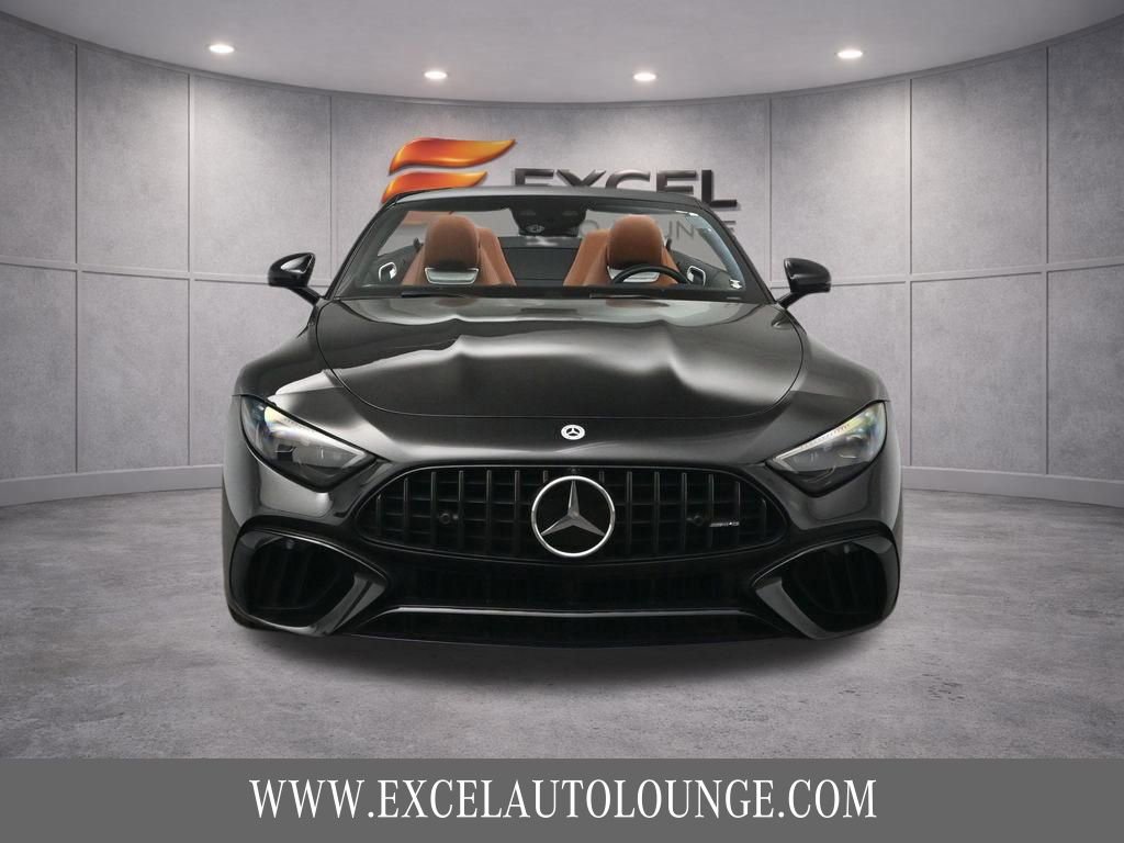 Used 2022 Mercedes-Benz SL 63 AMG 4MATIC w/ Driver Assistance Package image 12