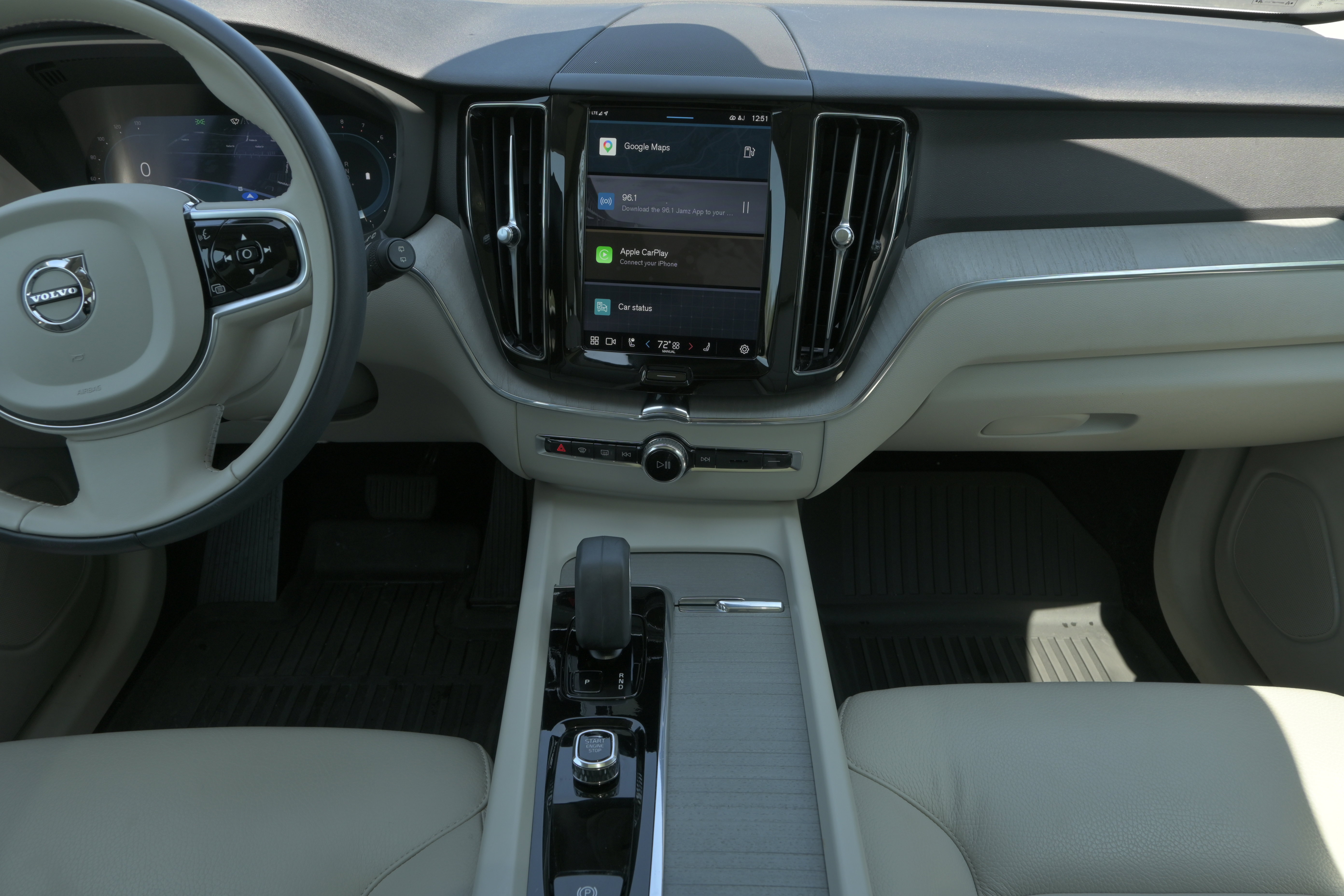 Used 2024 Volvo XC60 B5 Plus w/ Protection Package Premier image 10