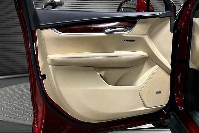 Used 2018 Cadillac XT5 Luxury w/ Driver Awareness Package AWD/4WD image 20