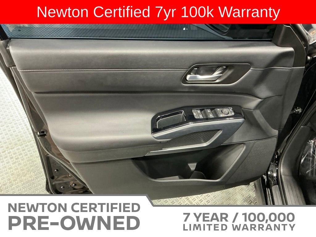 Used 2025 Nissan Pathfinder SL w/ Cargo Package FWD image 40