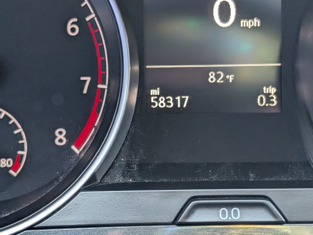 Used 2020 Volkswagen Golf 4-Door FWD image 18