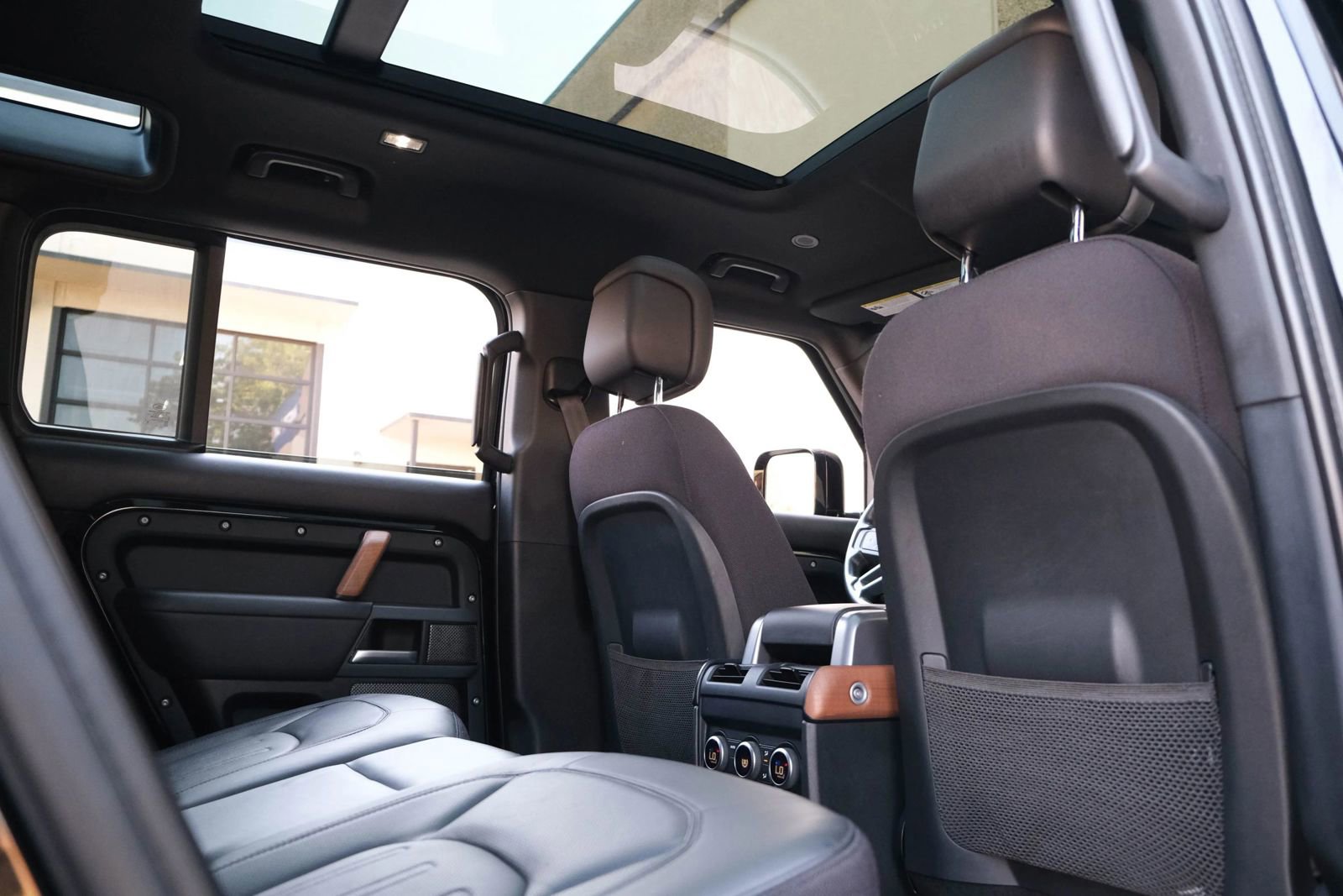 Used 2023 Land Rover Defender 110 X image 29