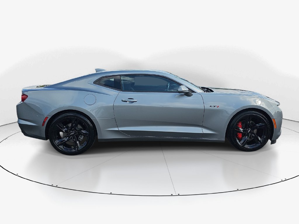 Used 2024 Chevrolet Camaro LT w/ Technology Package RWD image 5