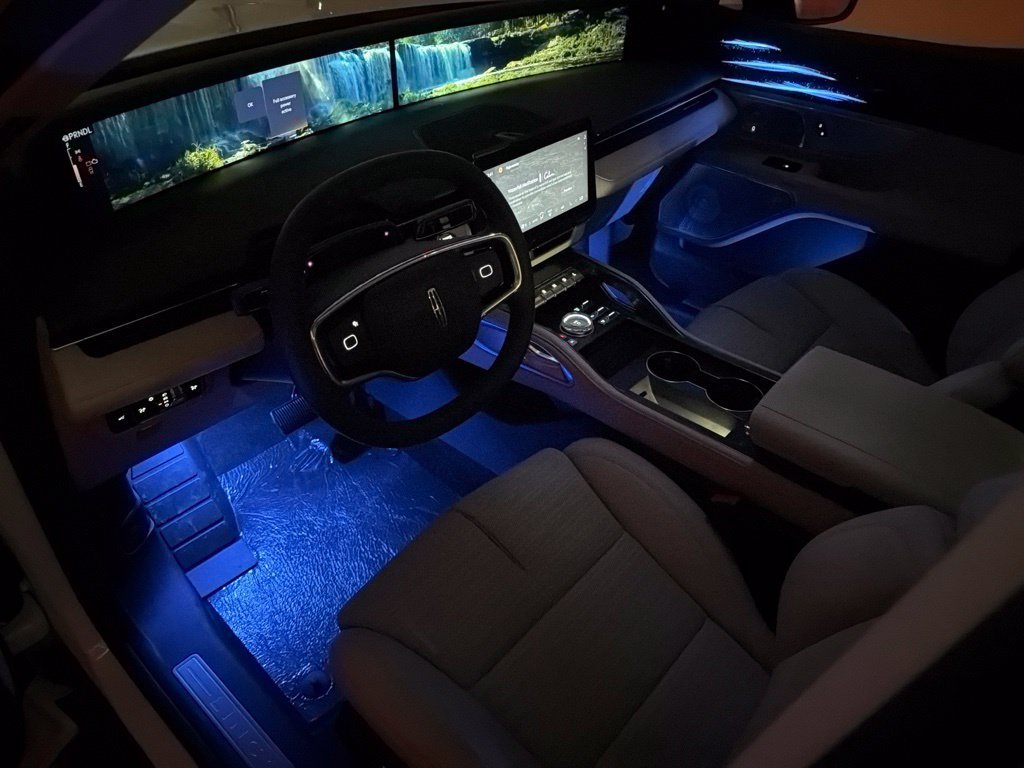 New 2026 Lincoln Nautilus Reserve AWD/4WD image 9