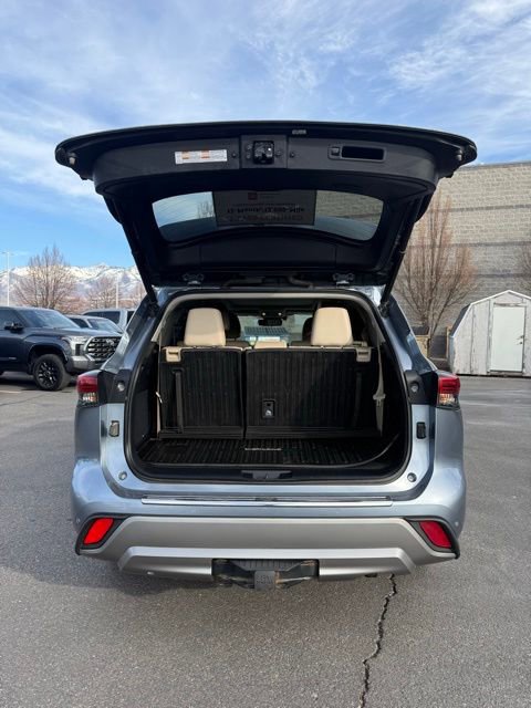 Used 2021 Toyota Highlander Platinum AWD/4WD image 10