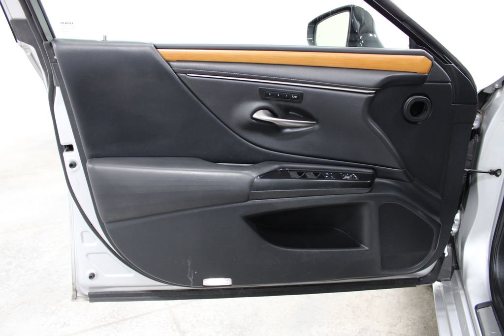 Used 2020 Lexus ES 350 Luxury image 19