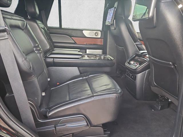 Used 2020 Lincoln Navigator Reserve w/ Luxury Package image 24