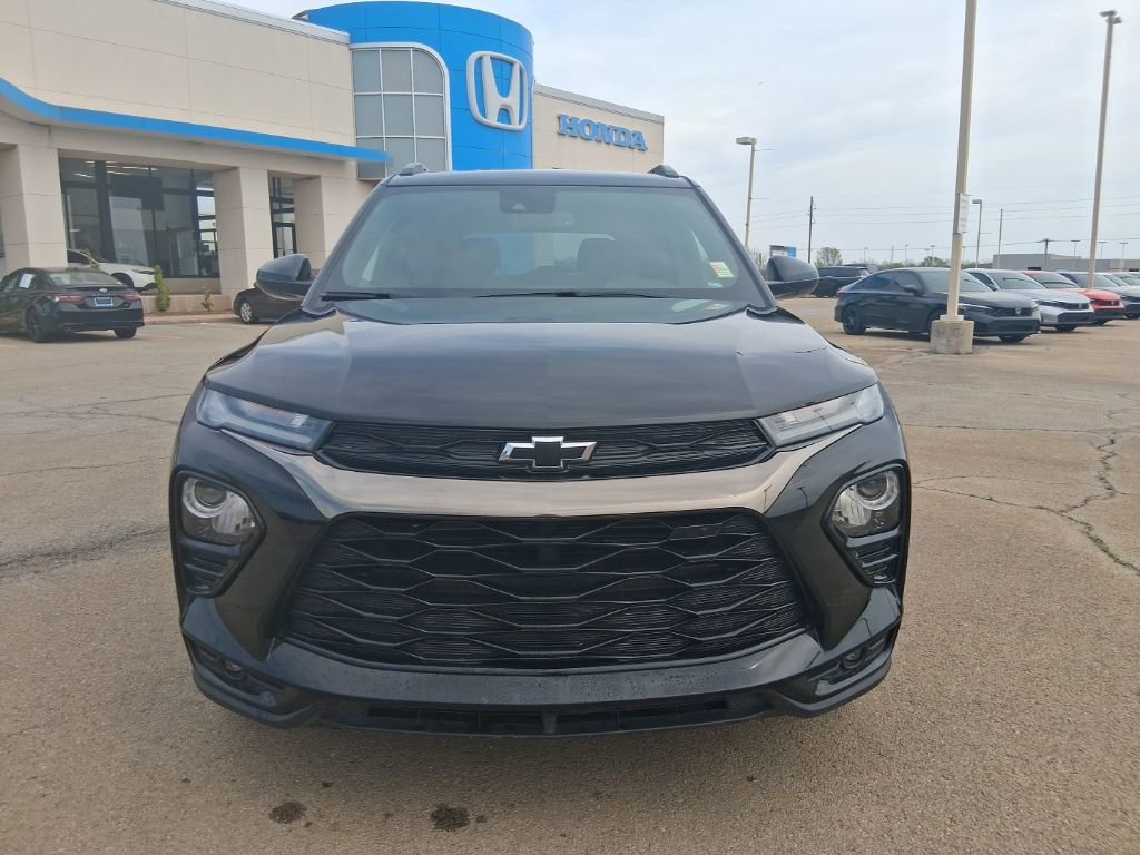 Used 2021 Chevrolet TrailBlazer RS w/ Technology Package image 2