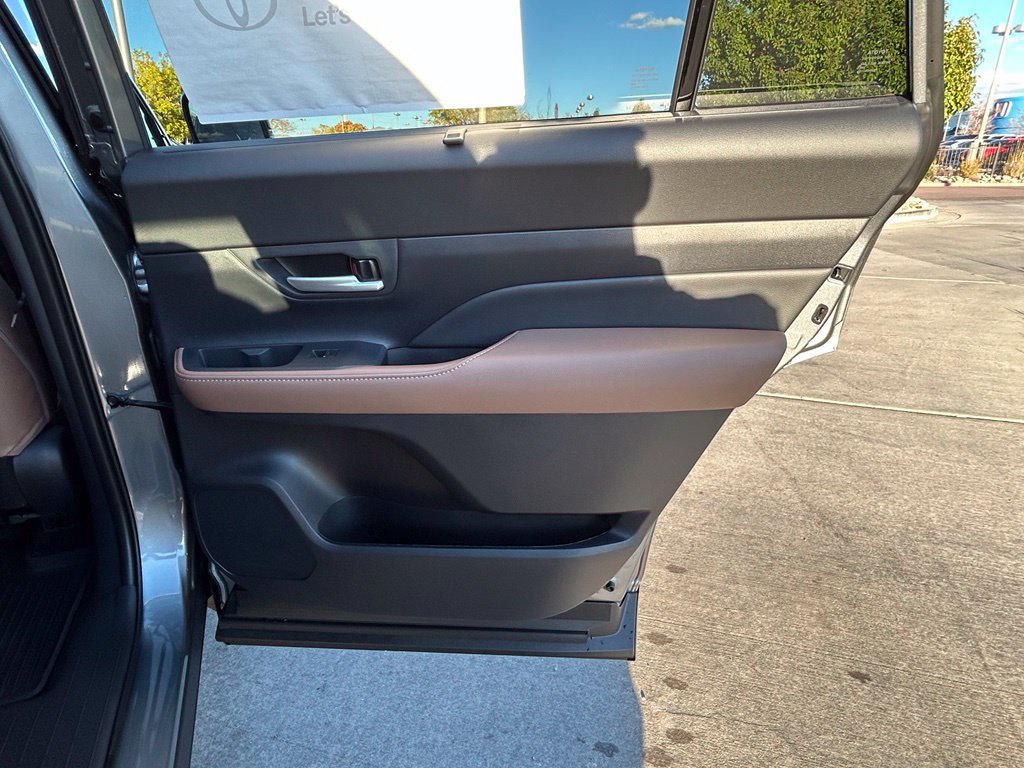 Used 2026 Toyota Grand Highlander AWD image 25