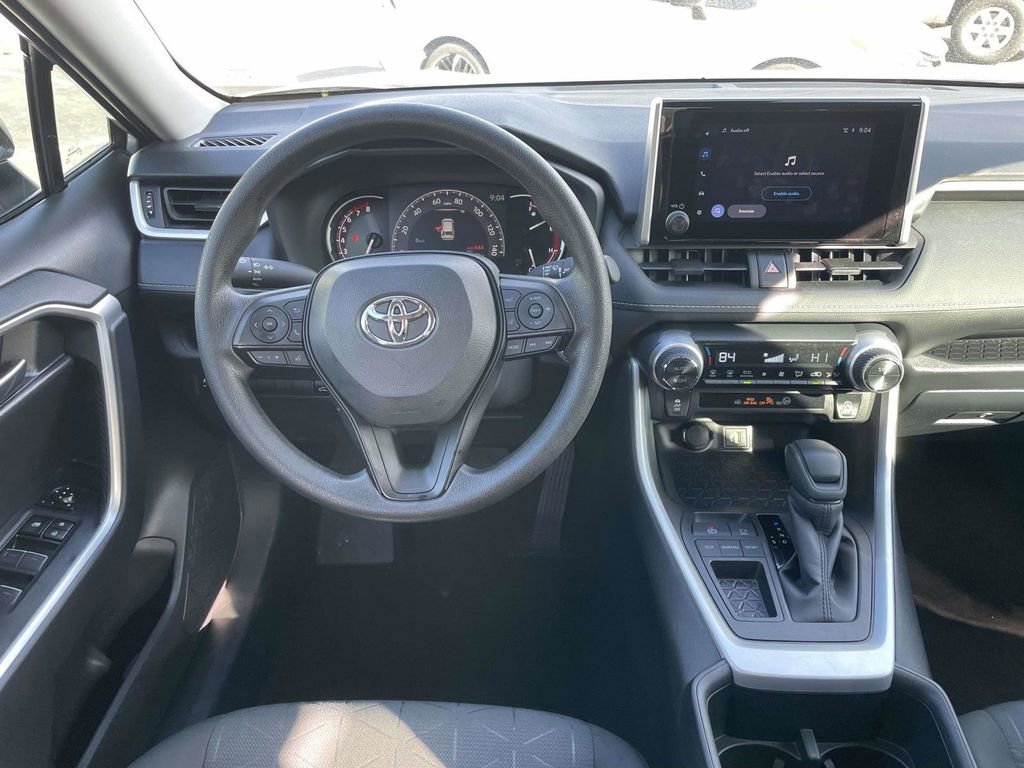 Used 2025 Toyota RAV4 XLE FWD image 25