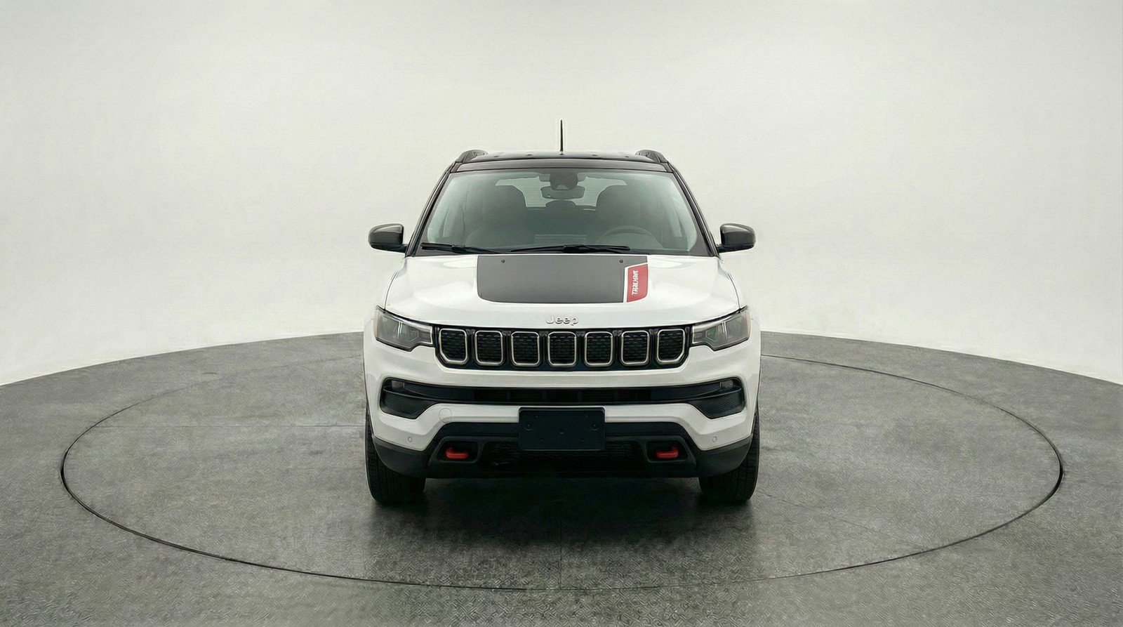 Used 2025 Jeep Compass Trailhawk AWD/4WD image 2