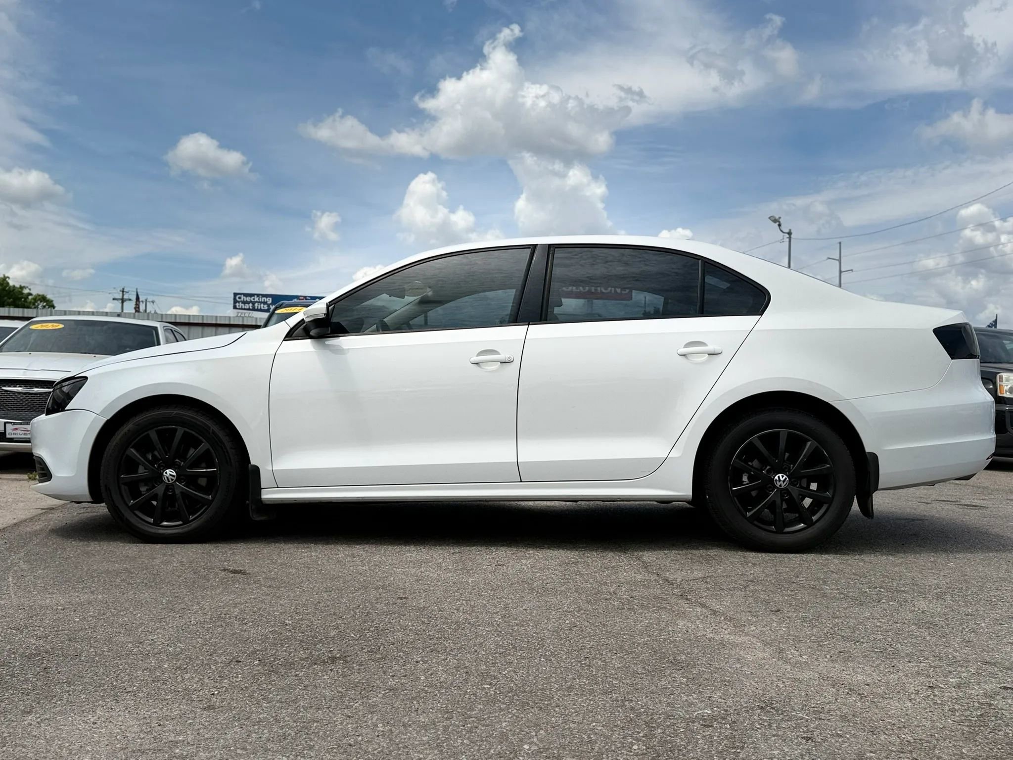 Used 2012 Volkswagen Jetta SE FWD image 12