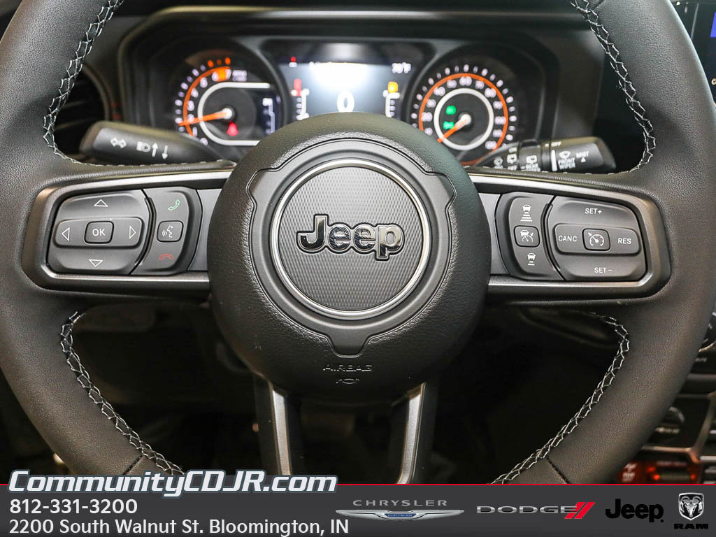 New 2026 Jeep Wrangler Unlimited Rubicon w/ Technology Group AWD/4WD image 13