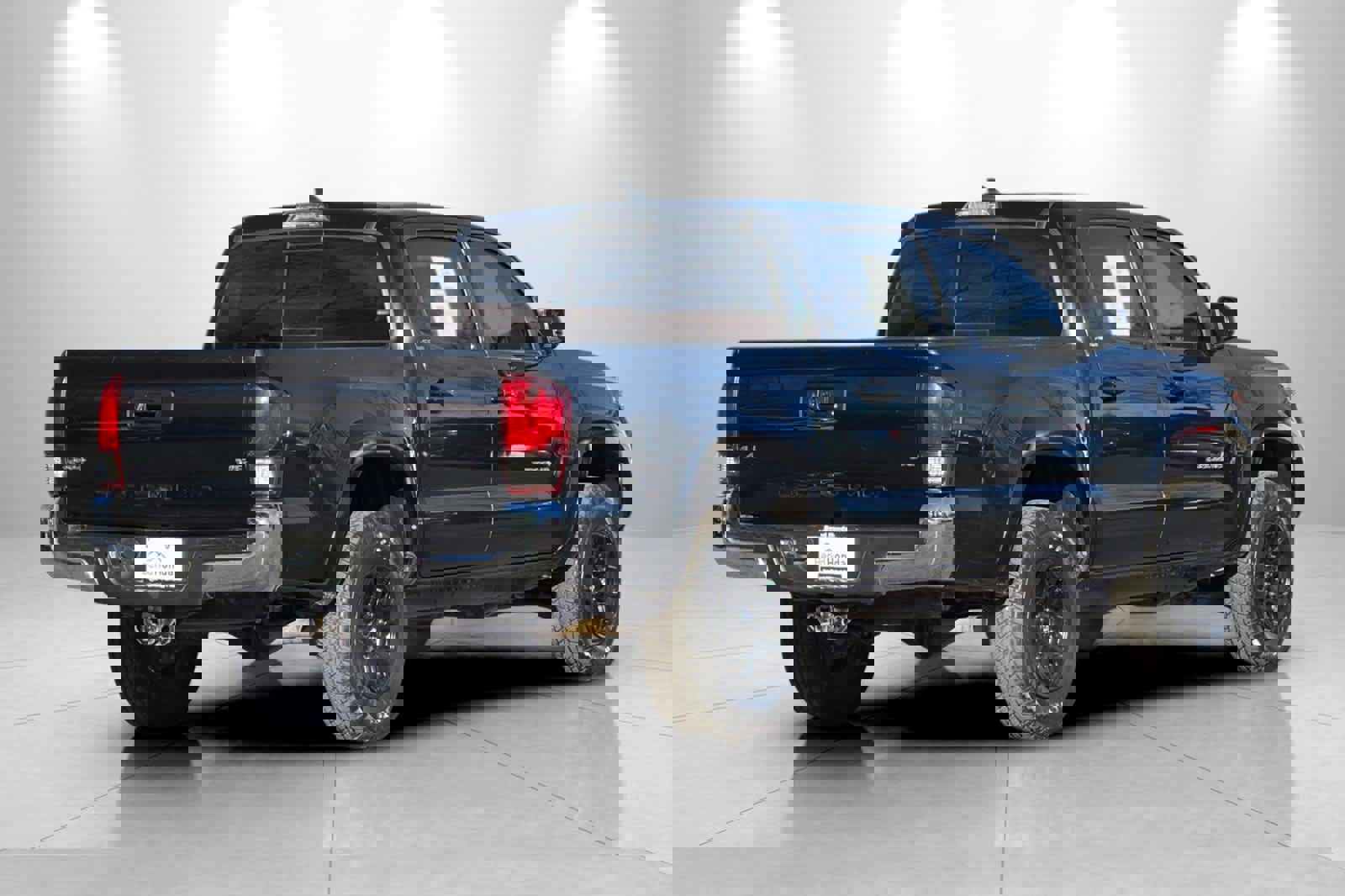 Used 2019 Toyota Tacoma SR5 image 2