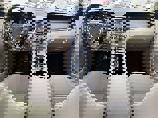 Used 2018 Ford Taurus SE image 13