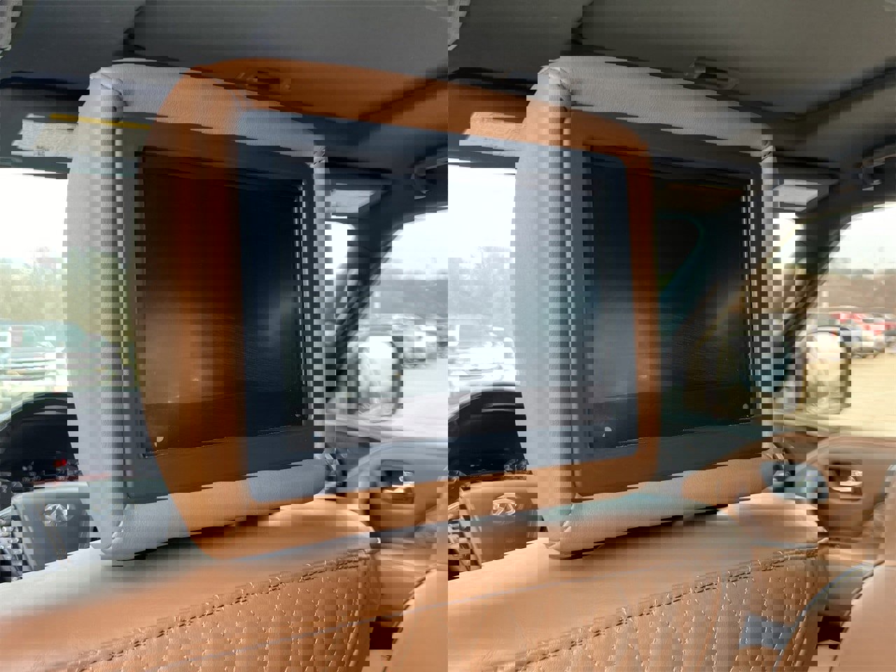 Used 2021 INFINITI QX80 Sensory w/ All-Season Package image 29