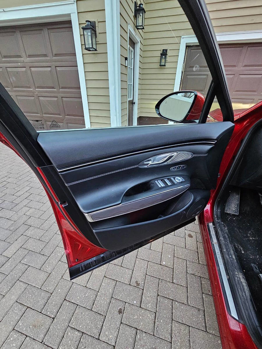 Used 2022 Genesis GV70 2.5T w/ Advanced Package image 15