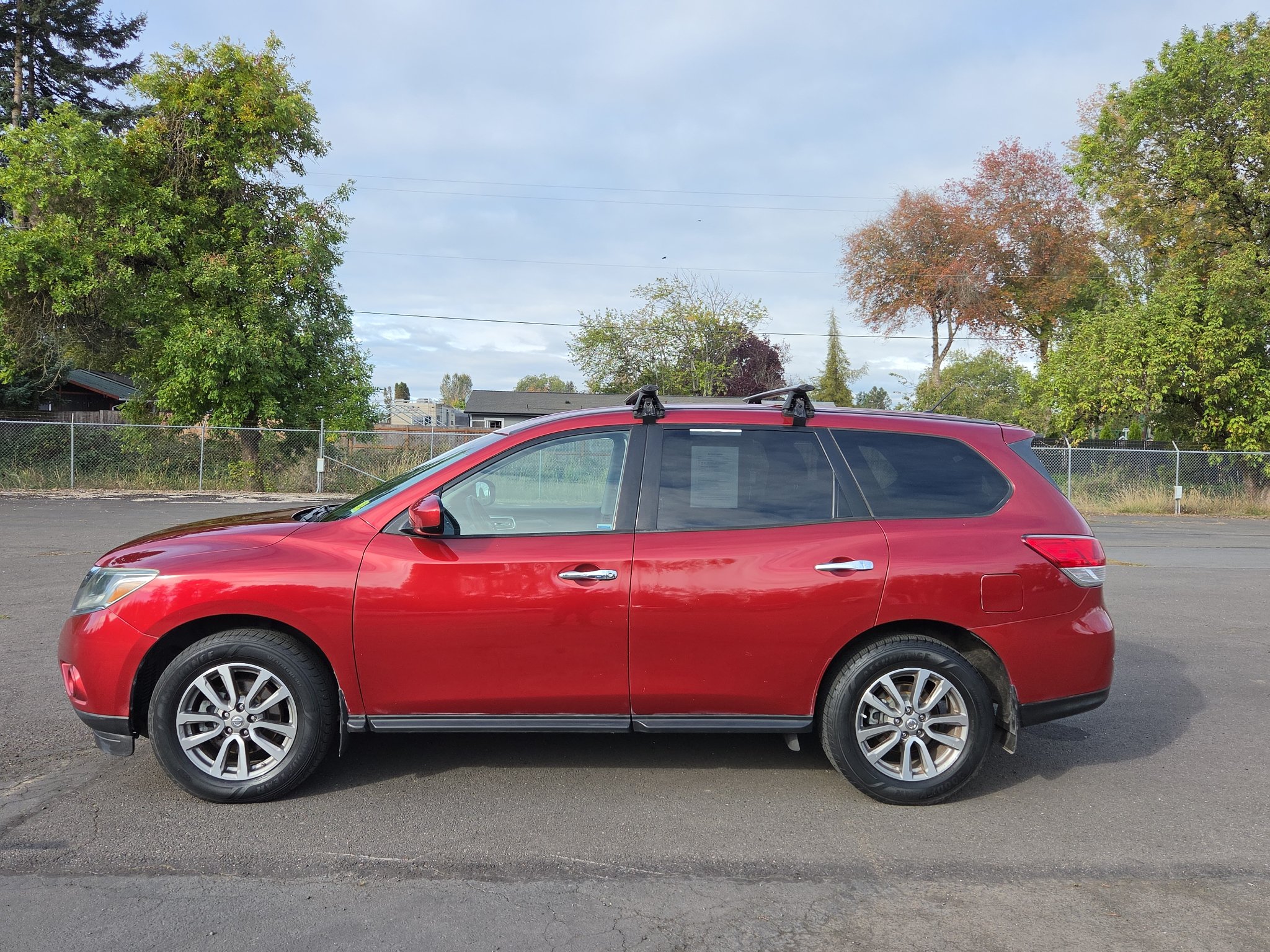 Used 2015 Nissan Pathfinder S AWD/4WD image 6