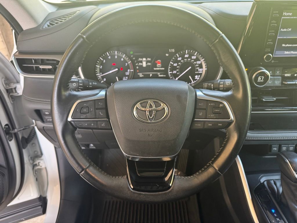 Used 2021 Toyota Highlander XLE image 24