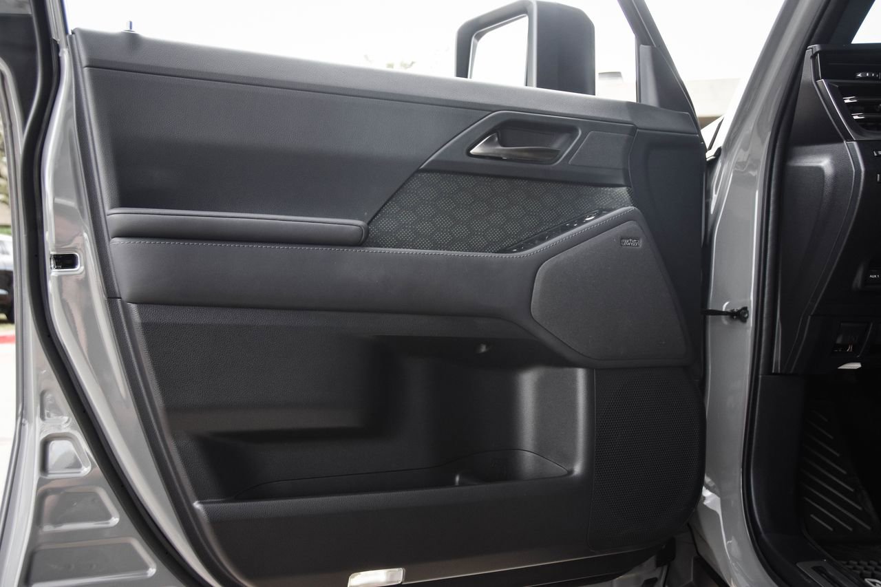 Used 2025 Lexus GX 550 image 23