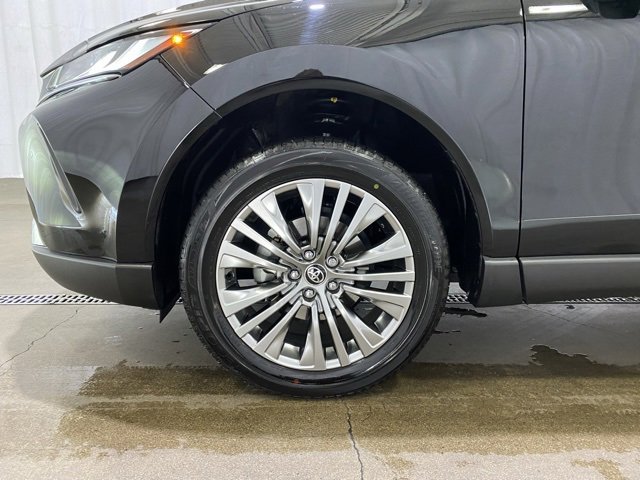 Certified 2024 Toyota Venza XLE image 24