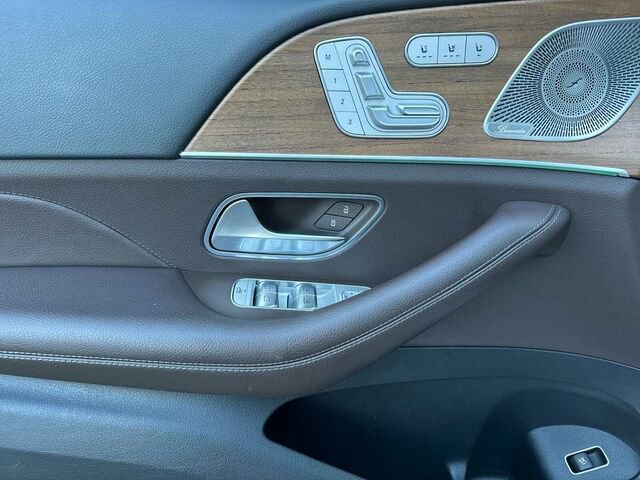 Used 2021 Mercedes-Benz GLS 450 4MATIC image 13