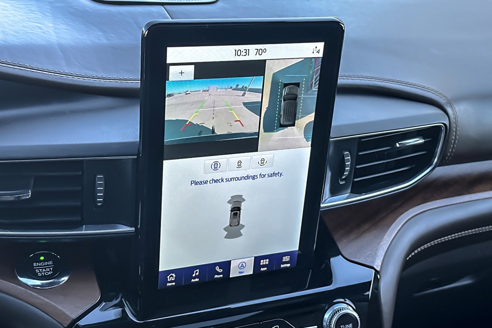 Used 2021 Ford Explorer King Ranch w/ Premium Technology Package image 21