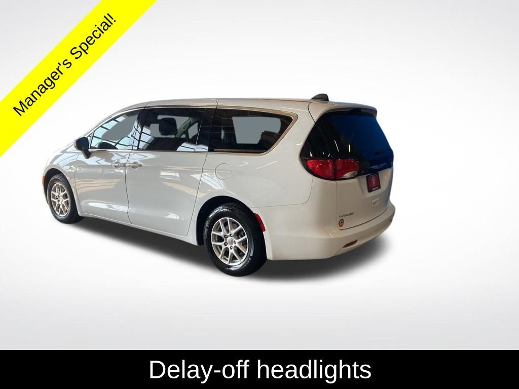Used 2023 Chrysler Voyager LX FWD image 19