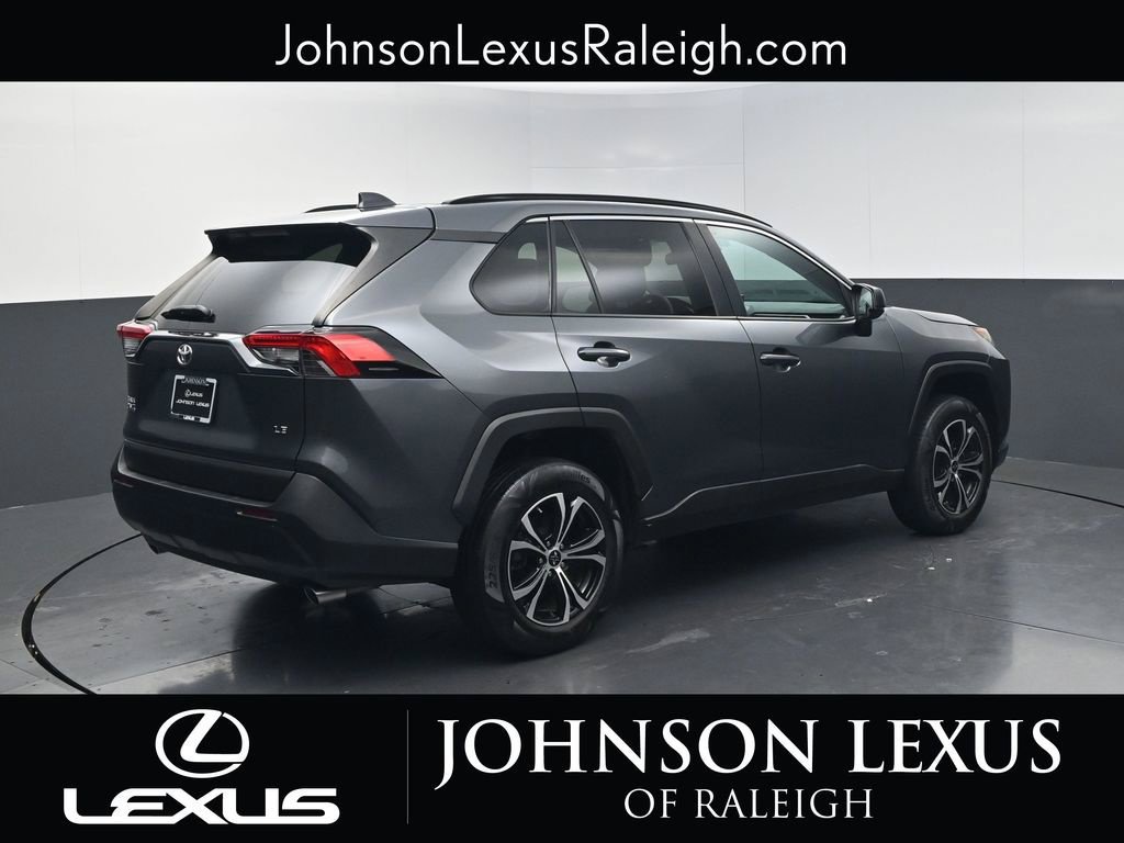 Used 2021 Toyota RAV4 LE FWD image 9
