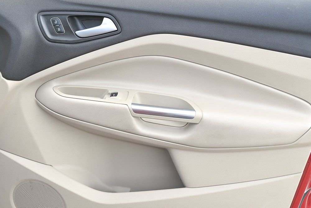 Used 2018 Ford Escape SE image 19