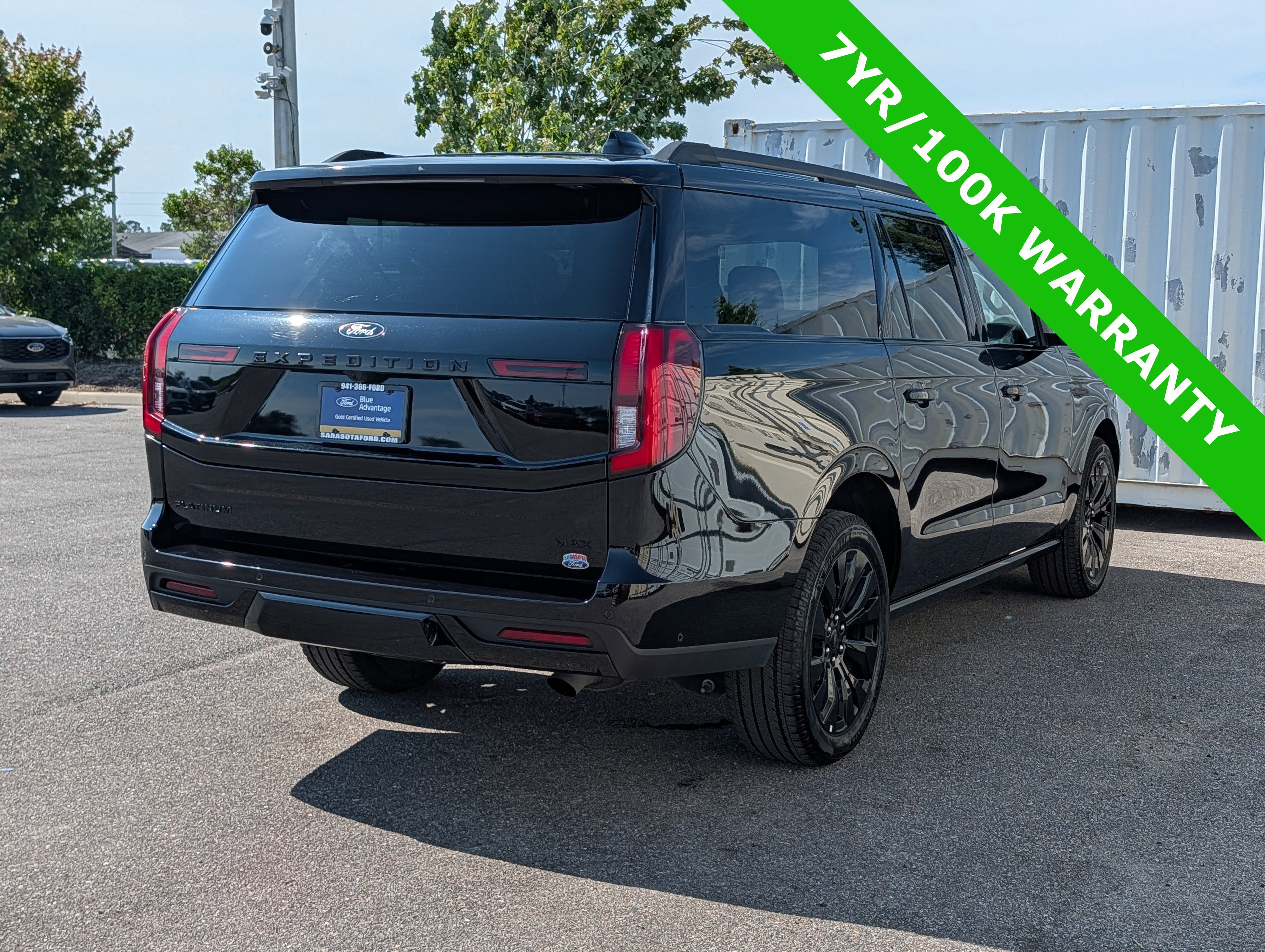 Used 2025 Ford Expedition Max Platinum w/ Stealth Appearance Package AWD/4WD image 4