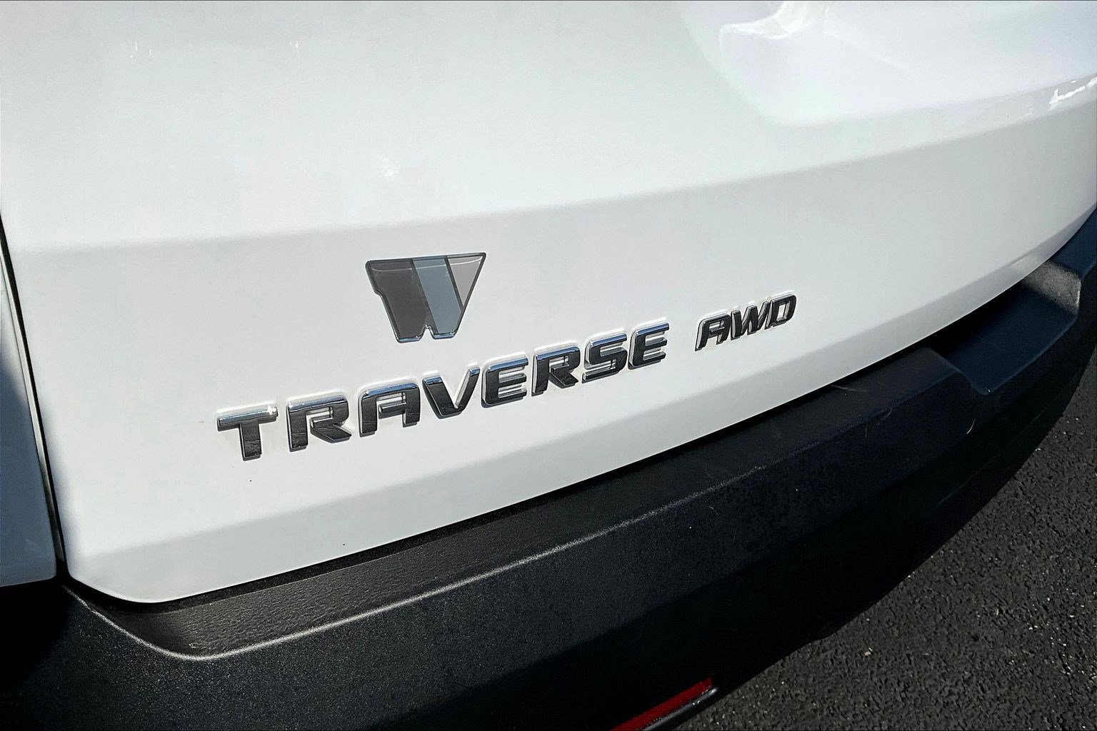 Used 2023 Chevrolet Traverse LT AWD/4WD image 23