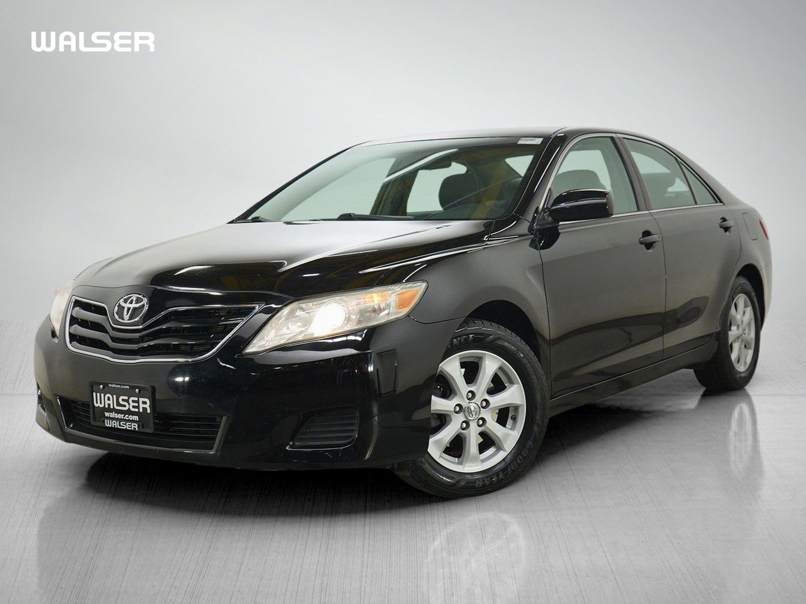 Used 2011 Toyota Camry LE w/ LE Extra-Value Pkg FWD image 1