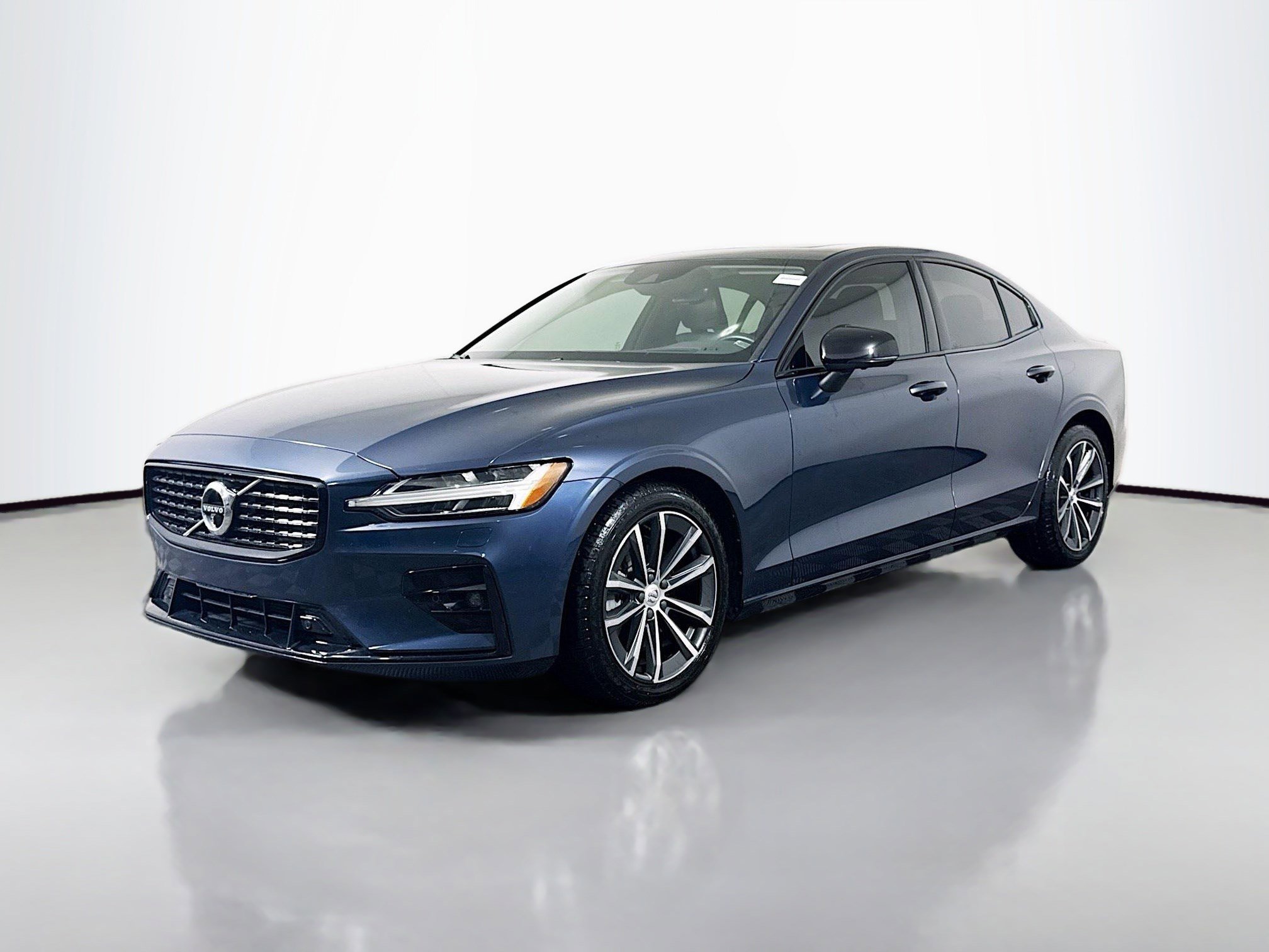 Used 2022 Volvo S60 B5 Inscription FWD image 4