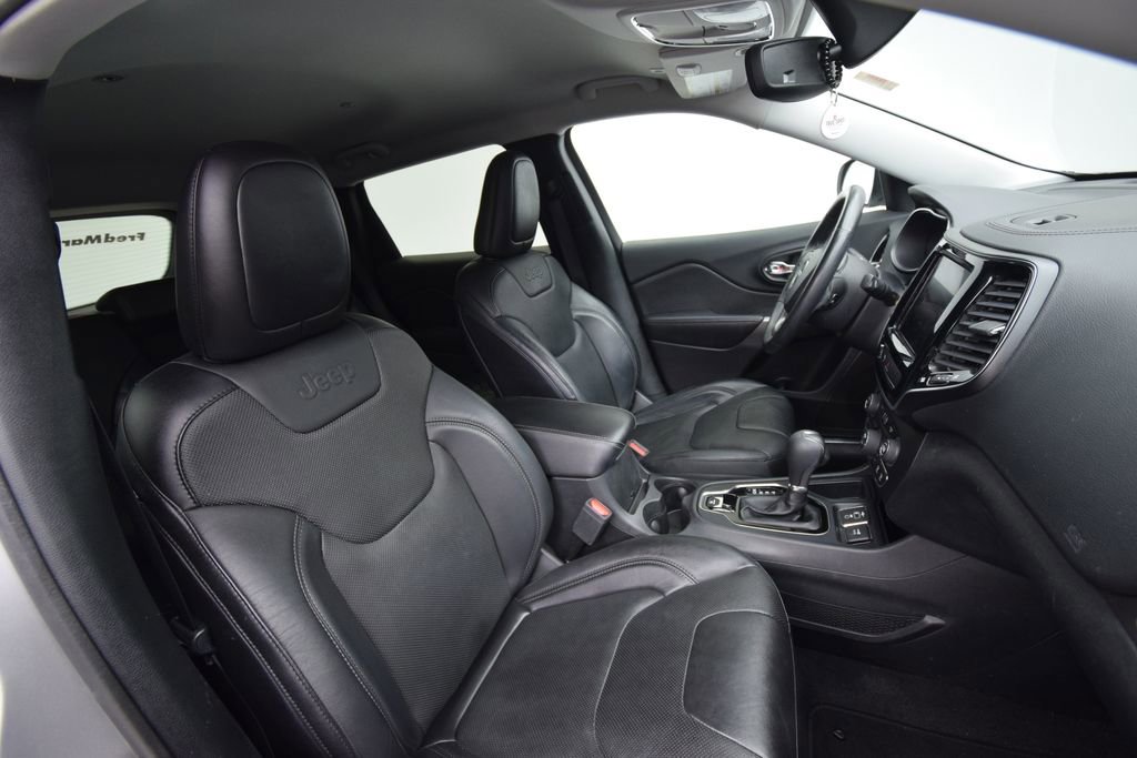 Used 2019 Jeep Cherokee Limited image 19