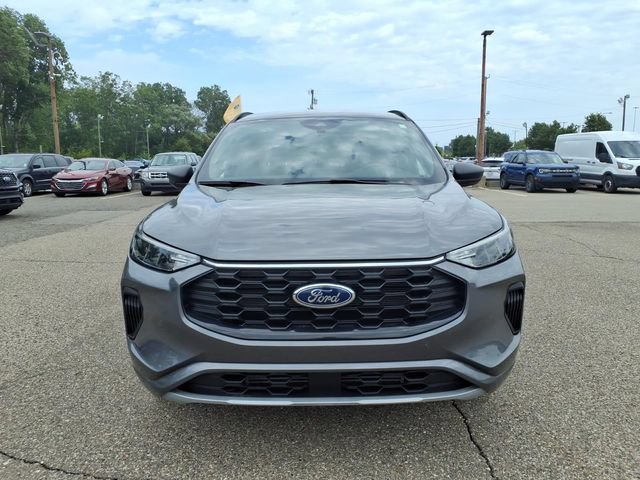 Certified 2024 Ford Escape ST-Line w/ Tech Pack #1 AWD/4WD image 2