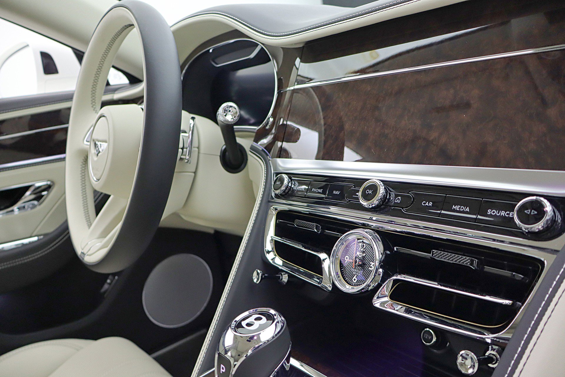 Used 2024 Bentley Flying Spur S V8 image 45