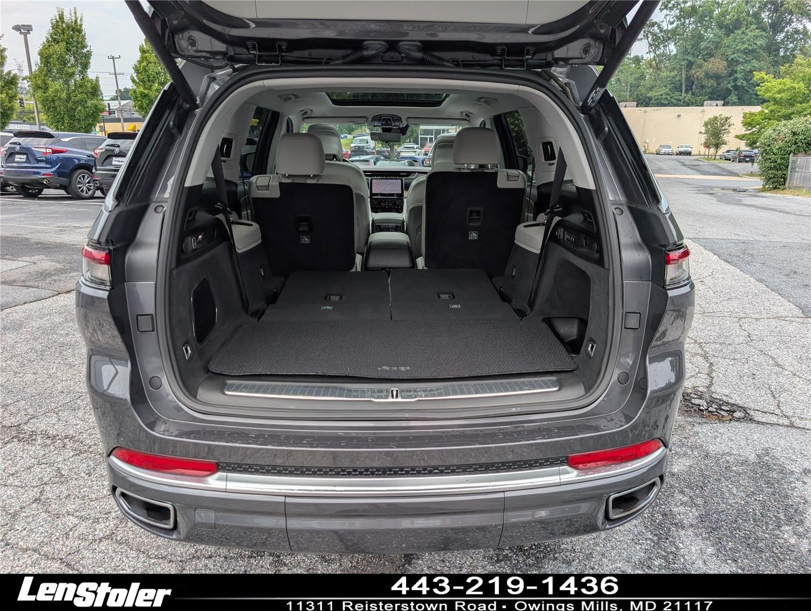 Used 2023 Jeep Grand Cherokee L Summit w/ Advanced Protech Group IV AWD/4WD image 14