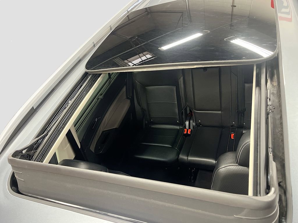 Used 2022 Volkswagen Atlas SEL R-Line image 22