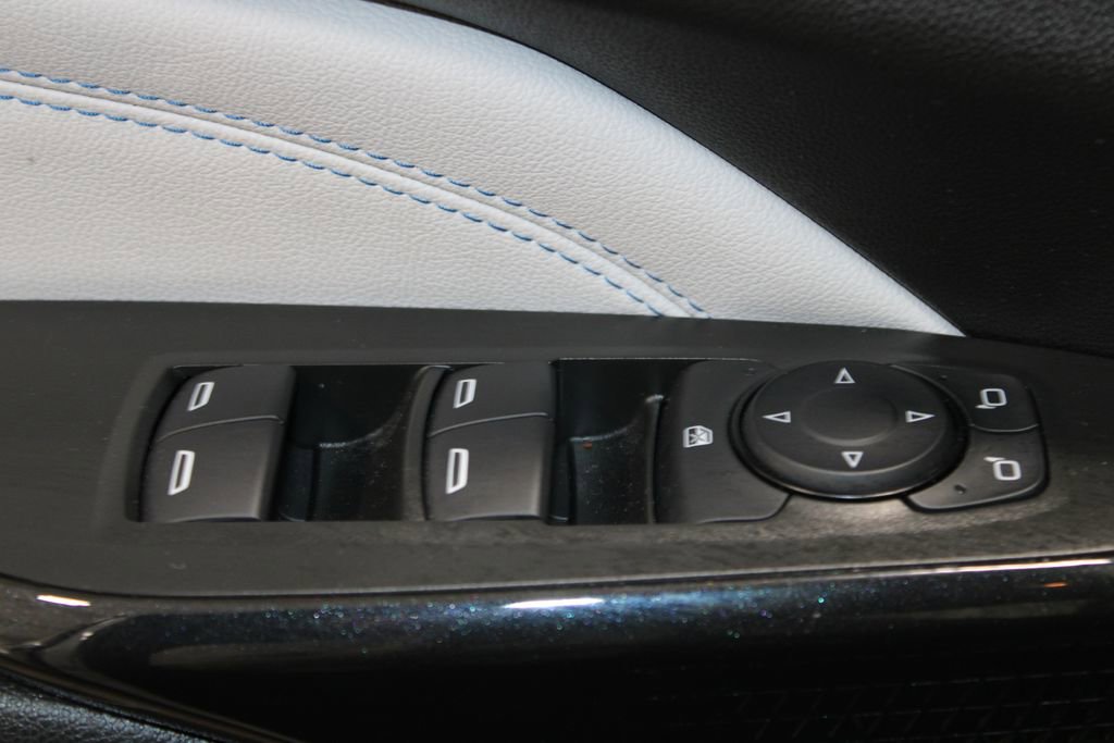 Used 2025 Chevrolet Trax LT image 36