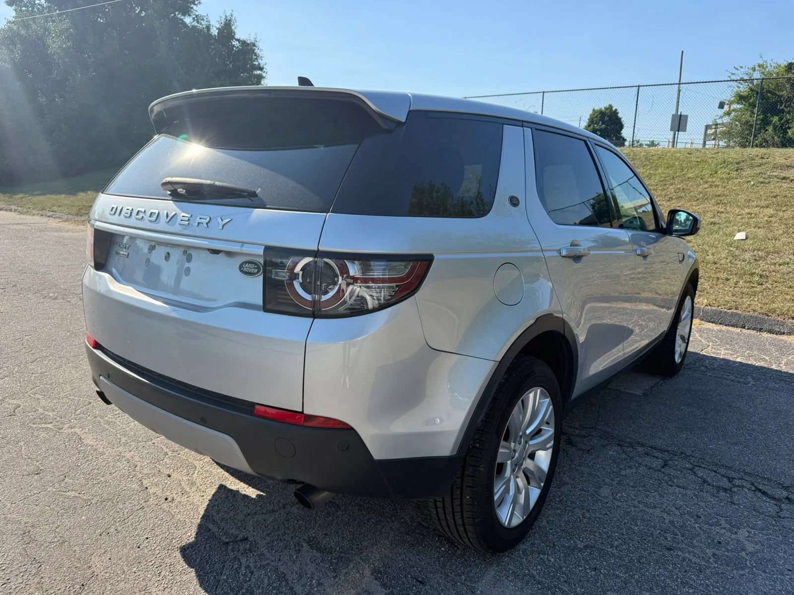 Used 2016 Land Rover Discovery Sport HSE Luxury AWD/4WD image 7