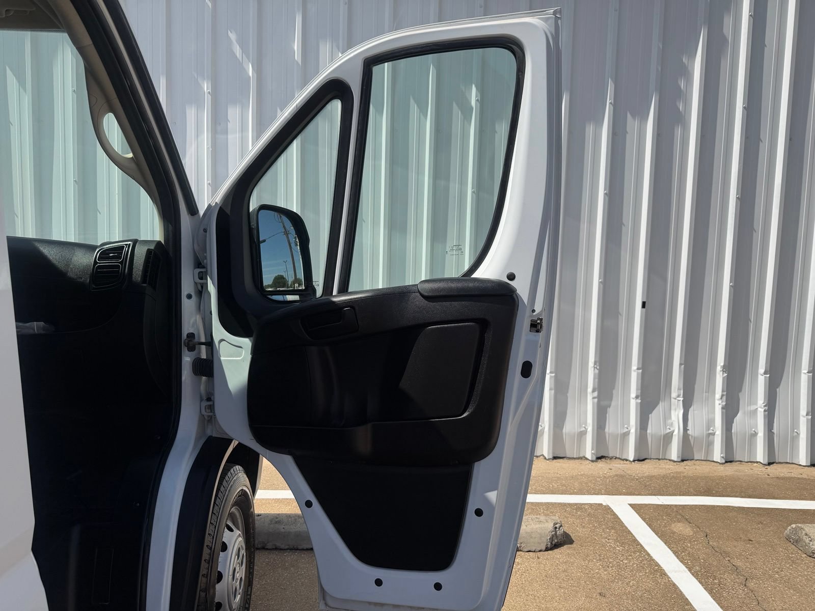 Used 2025 RAM ProMaster 3500 w/ Convenience Group FWD image 23