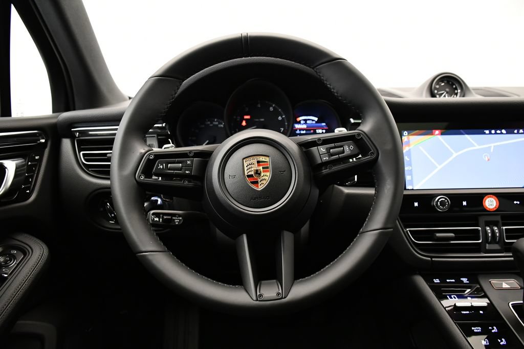 Certified 2026 Porsche Macan AWD/4WD image 26