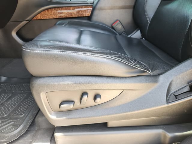 Used 2020 Chevrolet Tahoe Premier w/ Premier 6.2L Value Package AWD/4WD image 23