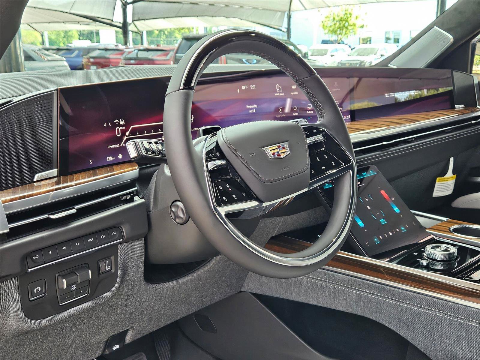 Used 2026 Cadillac Escalade ESV Platinum Sport w/ LPO, ONYX Package AWD/4WD image 8